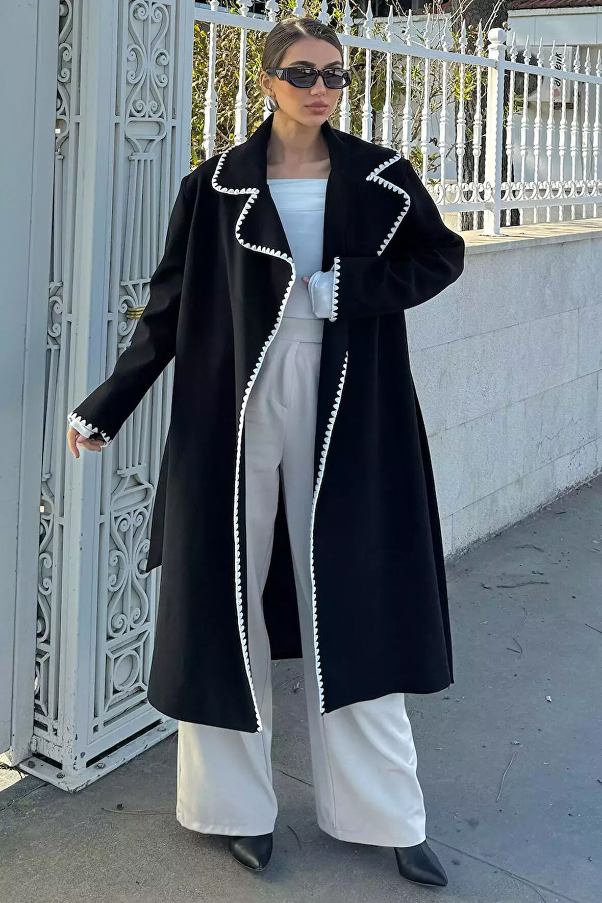 Astarlı Bel Kuşaklı Kadın Kaşe Kaban