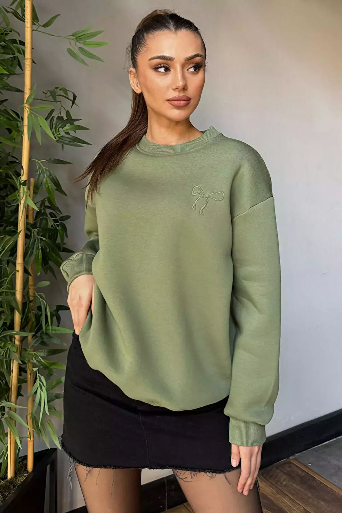 Kadın Fiyonk Nakışlı Şardonlu Sweatshirt