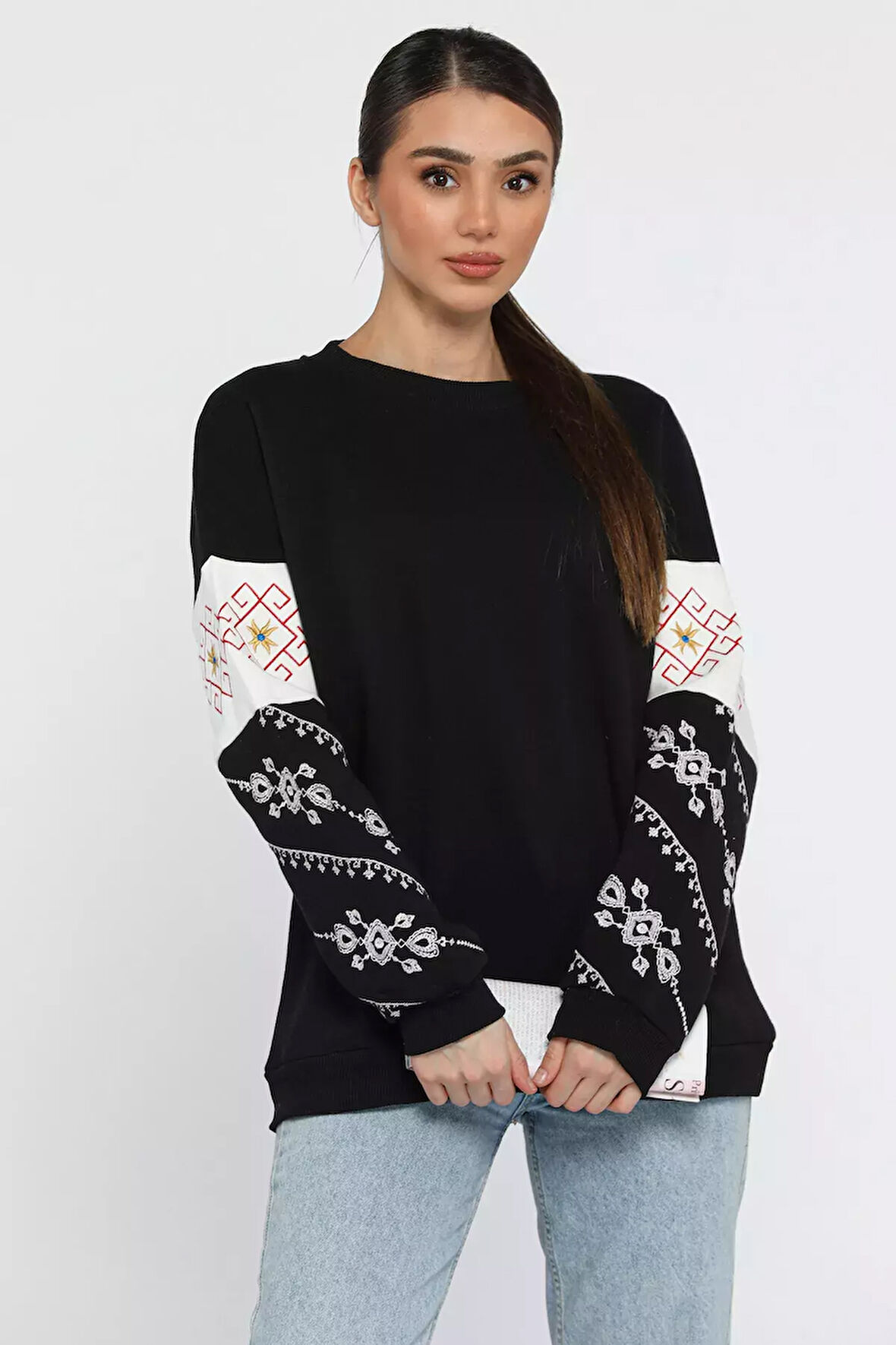 Kol Nakışlı Kadın Şardonlu Bisiklet Yaka Sweatshirt