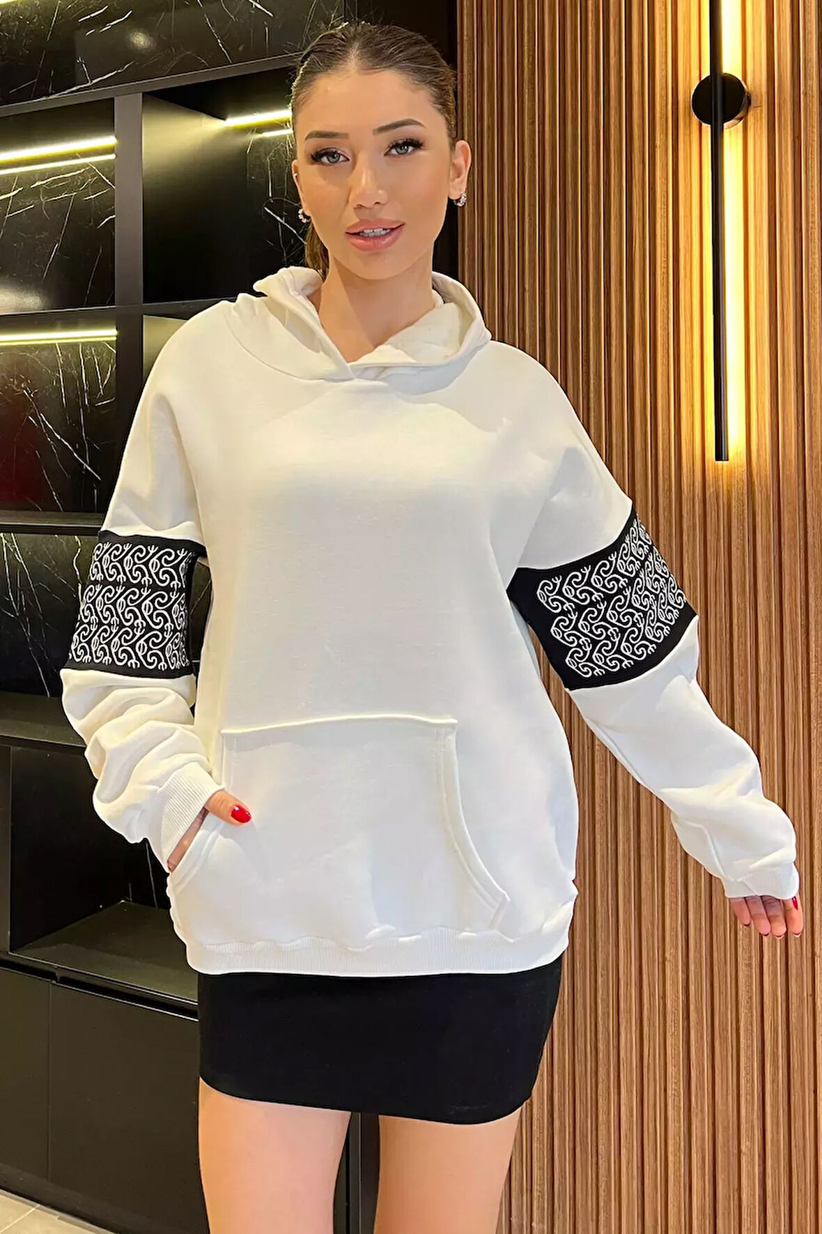 Kadın Kapüşonlu Kol Detaylı Şardonlu Sweatshirt