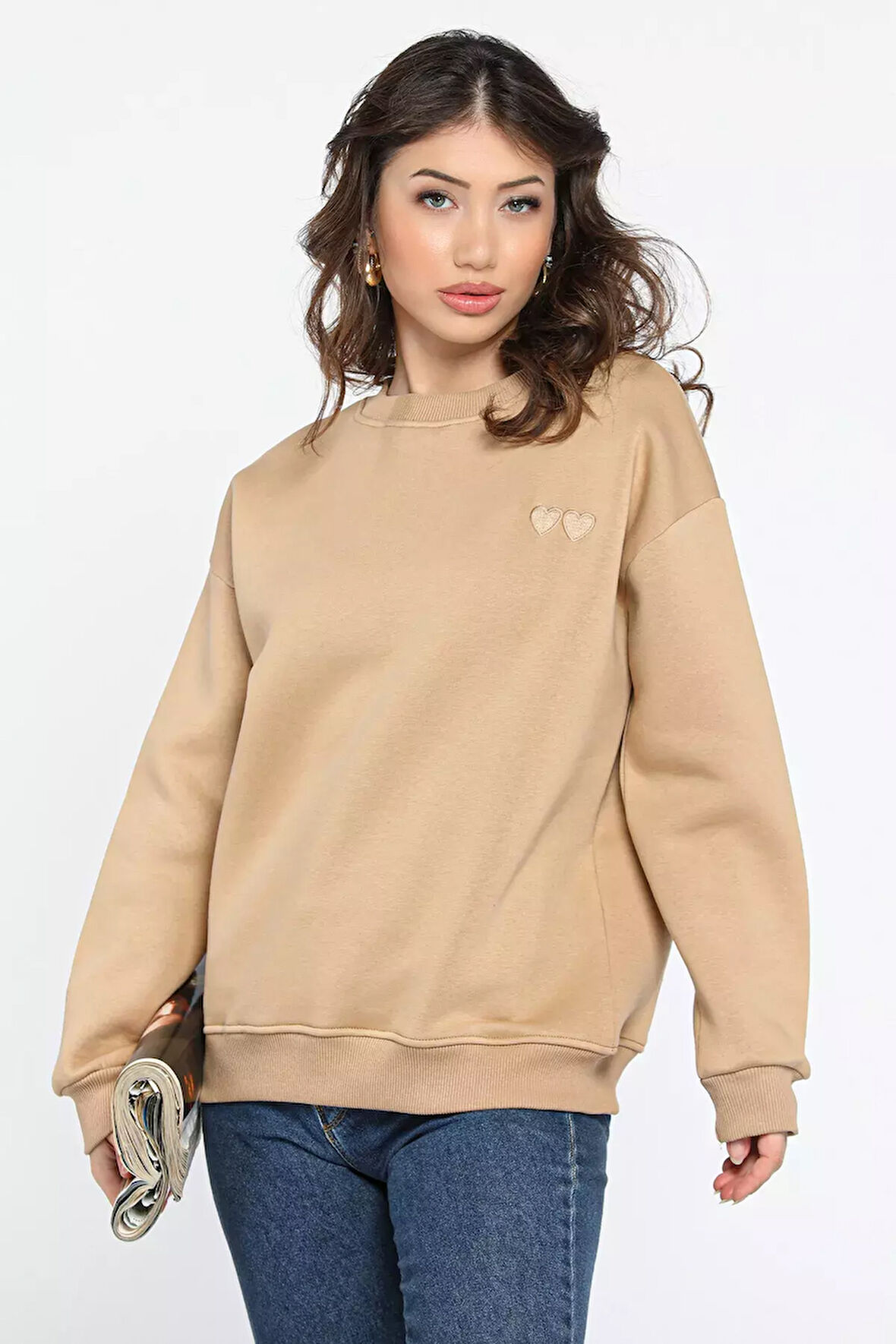 Kalp Nakışlı Üç İplik Şardonlu Kadın Sweatshirt