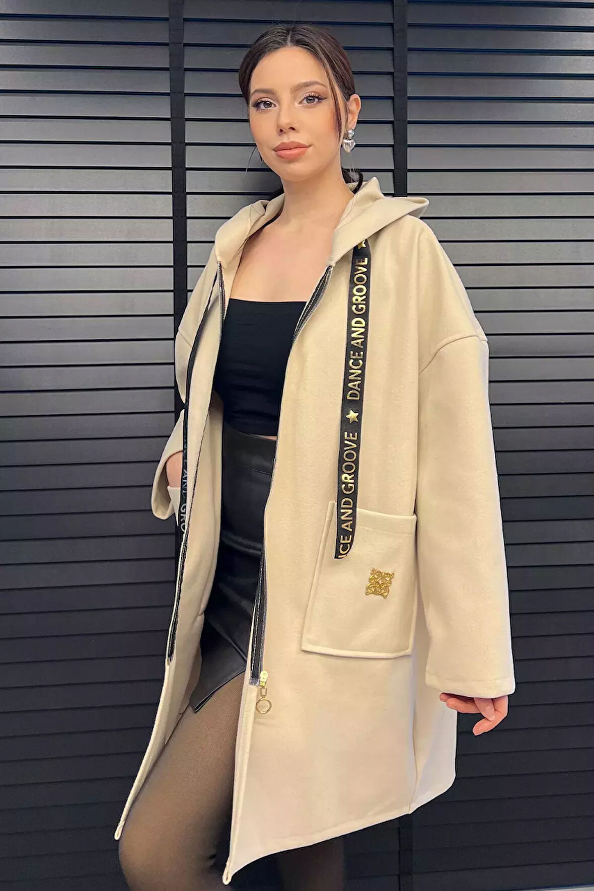 Kapüşonlu Fermuarlı Kadın Ceket