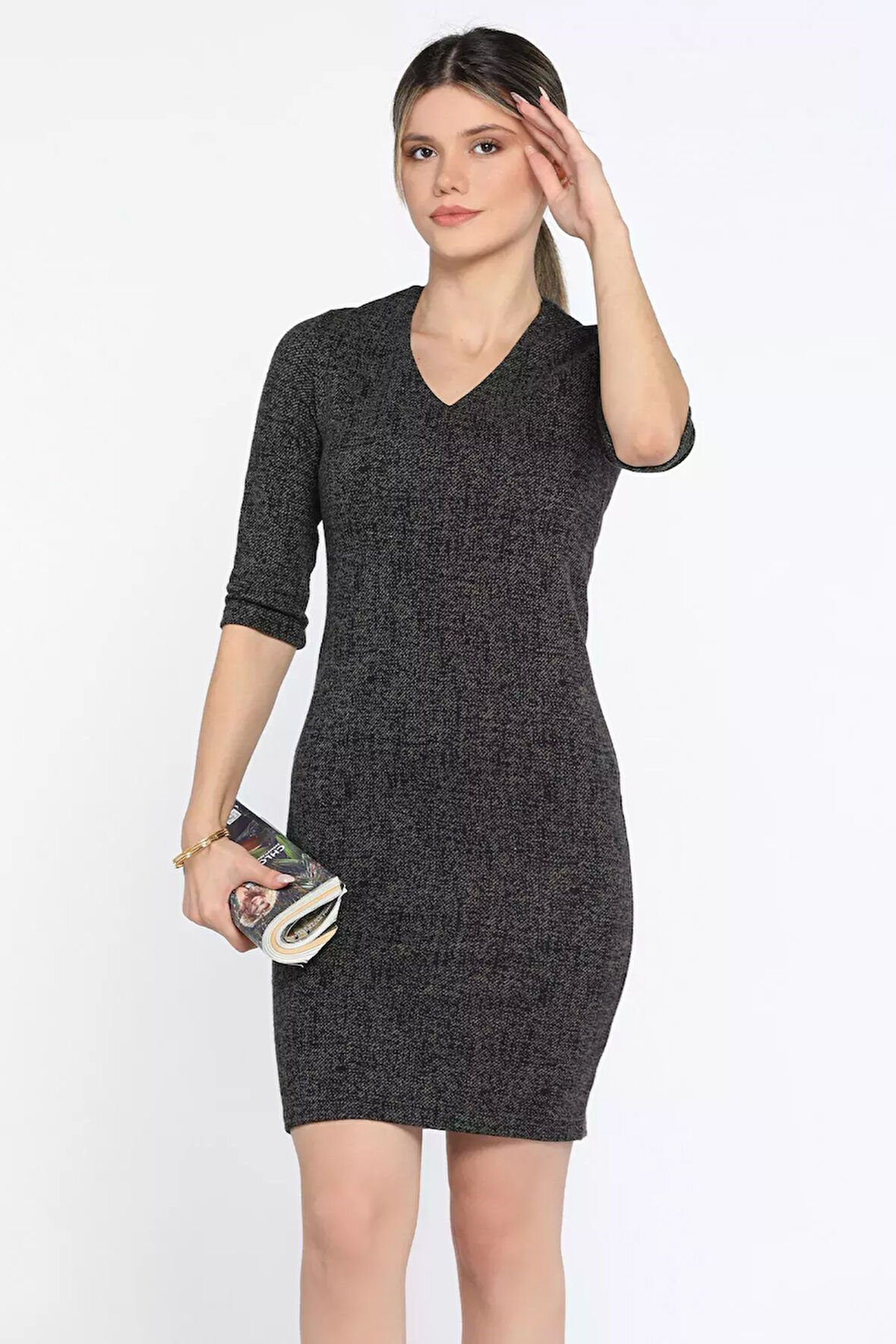 Kendinden Desenli V Yaka Elbise