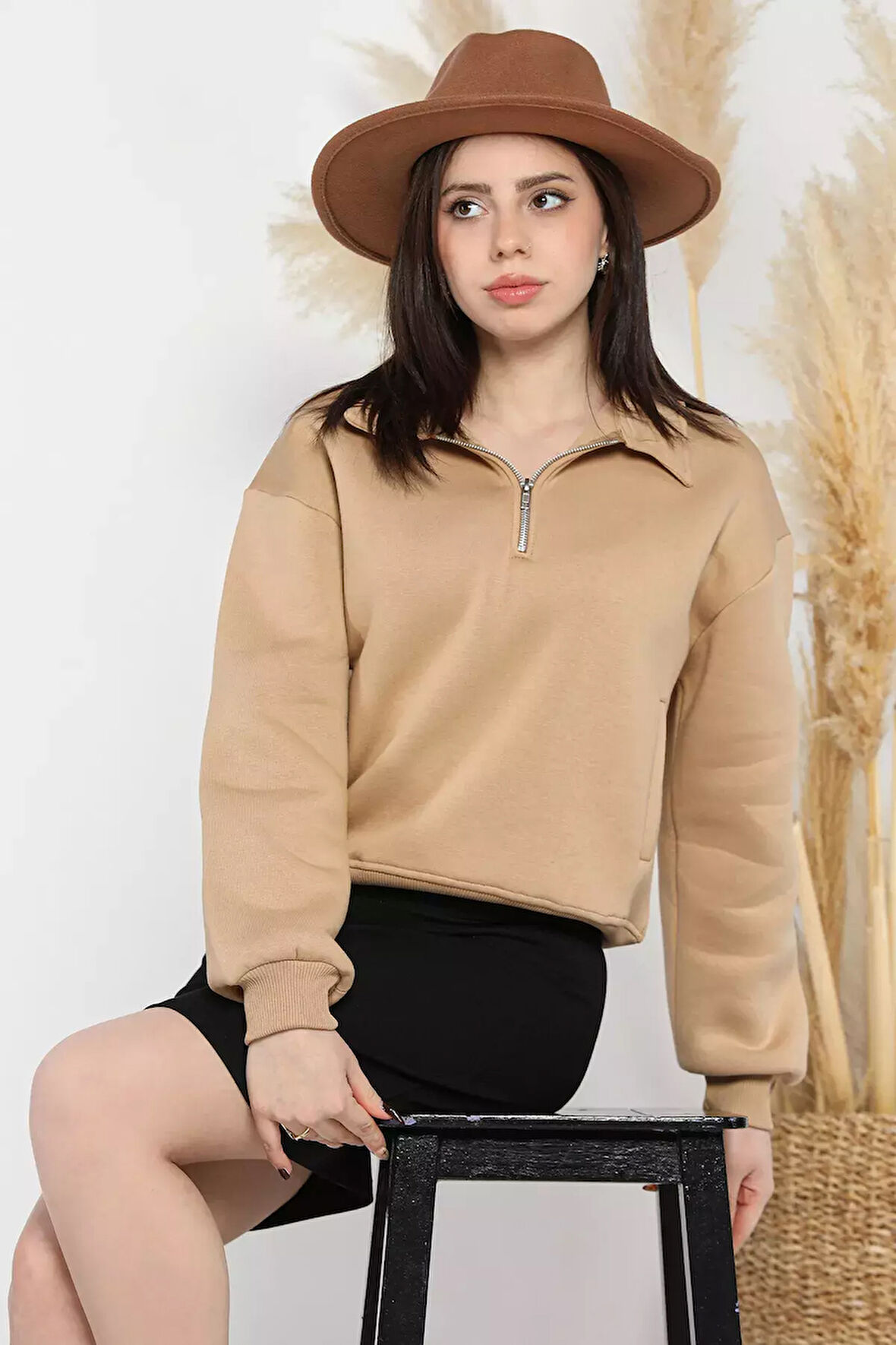 Dik Yaka Yarım Fermuarlı Şardonlu Kadın Sweatshirt