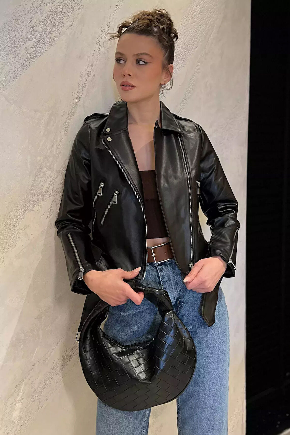 Kadın Kemer Detaylı Fermuarlı Crop Top Suni Deri Ceket
