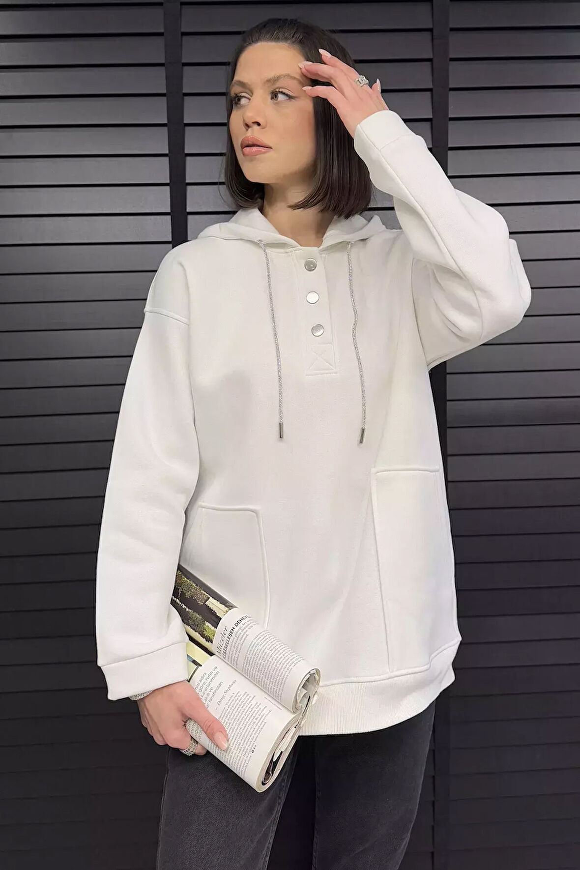 Kadın Çift Cepli Kapüşonlu Üç İplik Şardonlu Sweatshirt