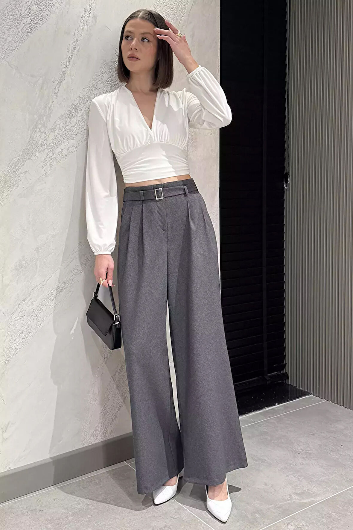 Kadın Yüksek Bel Kemer Detaylı Pileli Pantolon