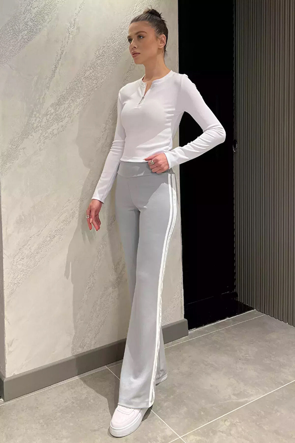 Yan Şeritli Yüksek Bel Bol Paça Kadın Pantolon