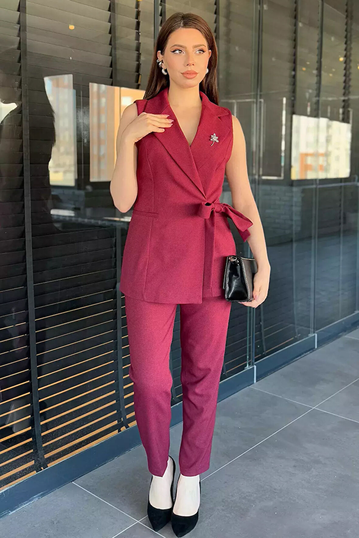 Kadın Broş Detaylı Yelek Pantolon İkili Takım