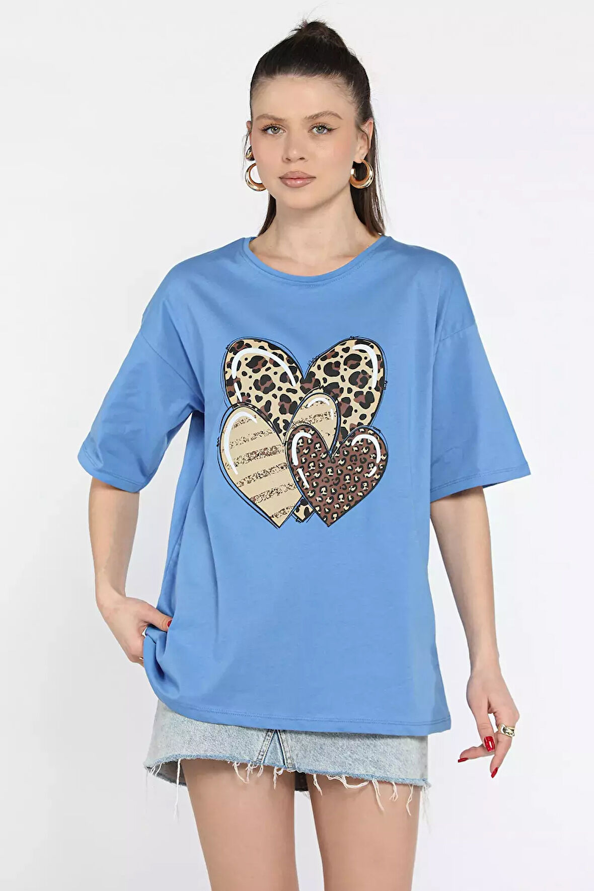 Ön Leopar Desen Kalp Baskılı Bisiklet Yaka Kadın Tişört