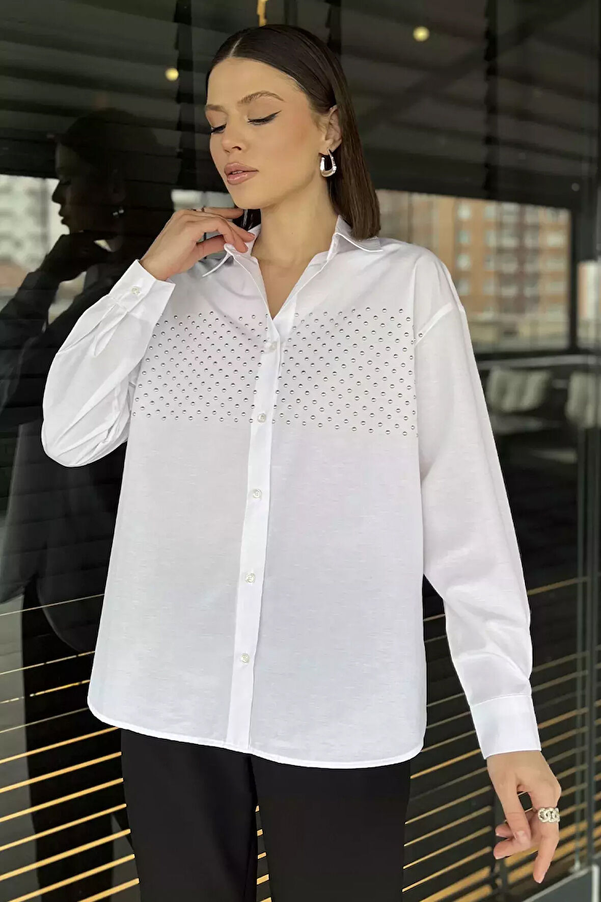 Taş Detaylı Oversize Kadın Gömlek