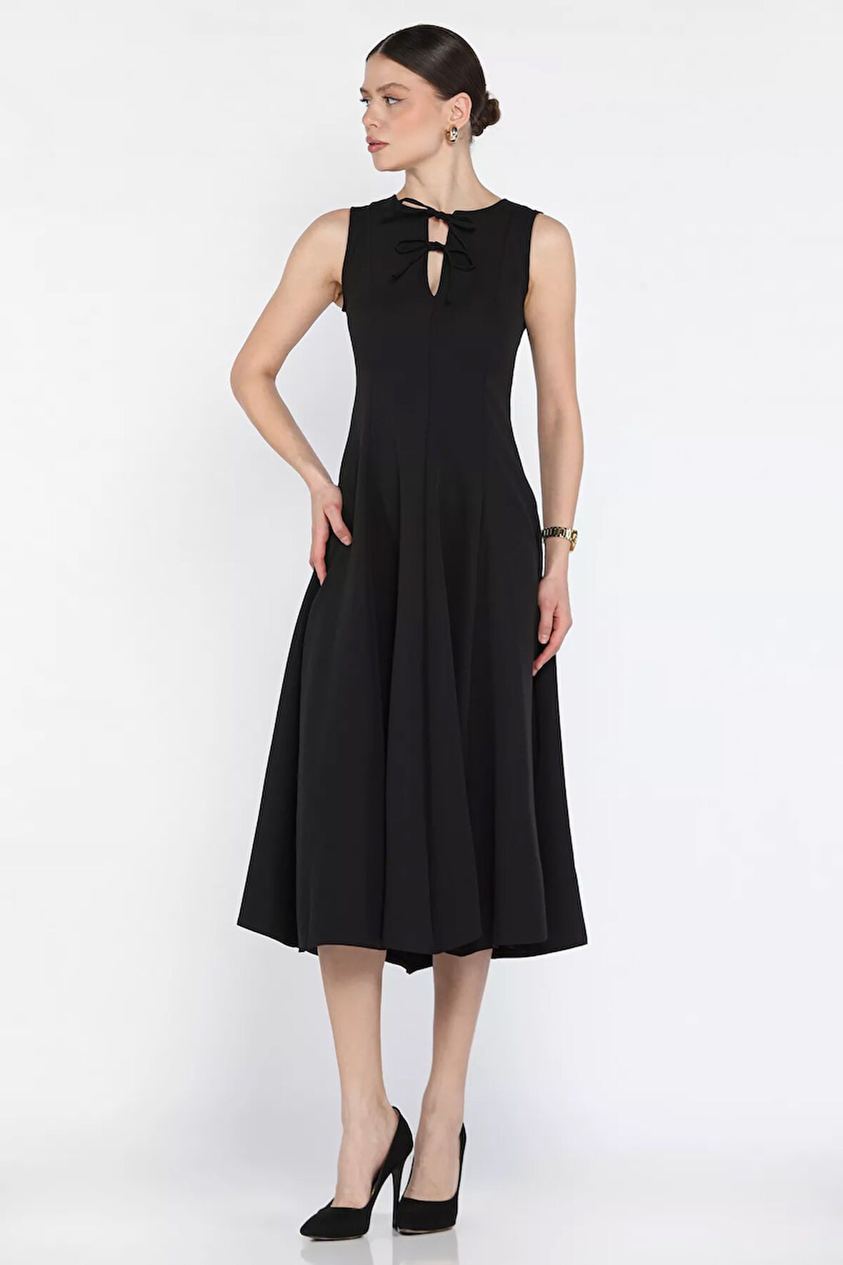 Ön Bağlamalı Sıfır Kol Elbise