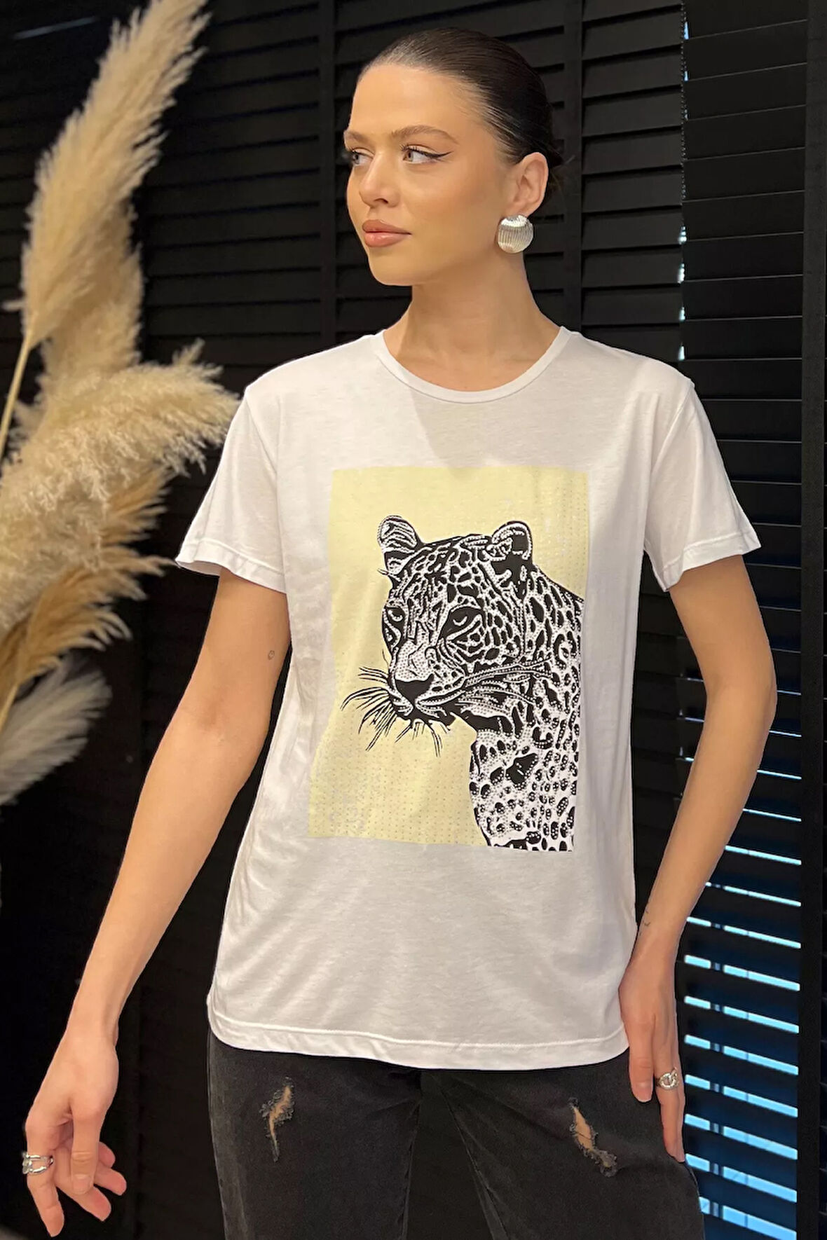 Kadın Bisiklet Yaka Baskılı Taşlı Tişört