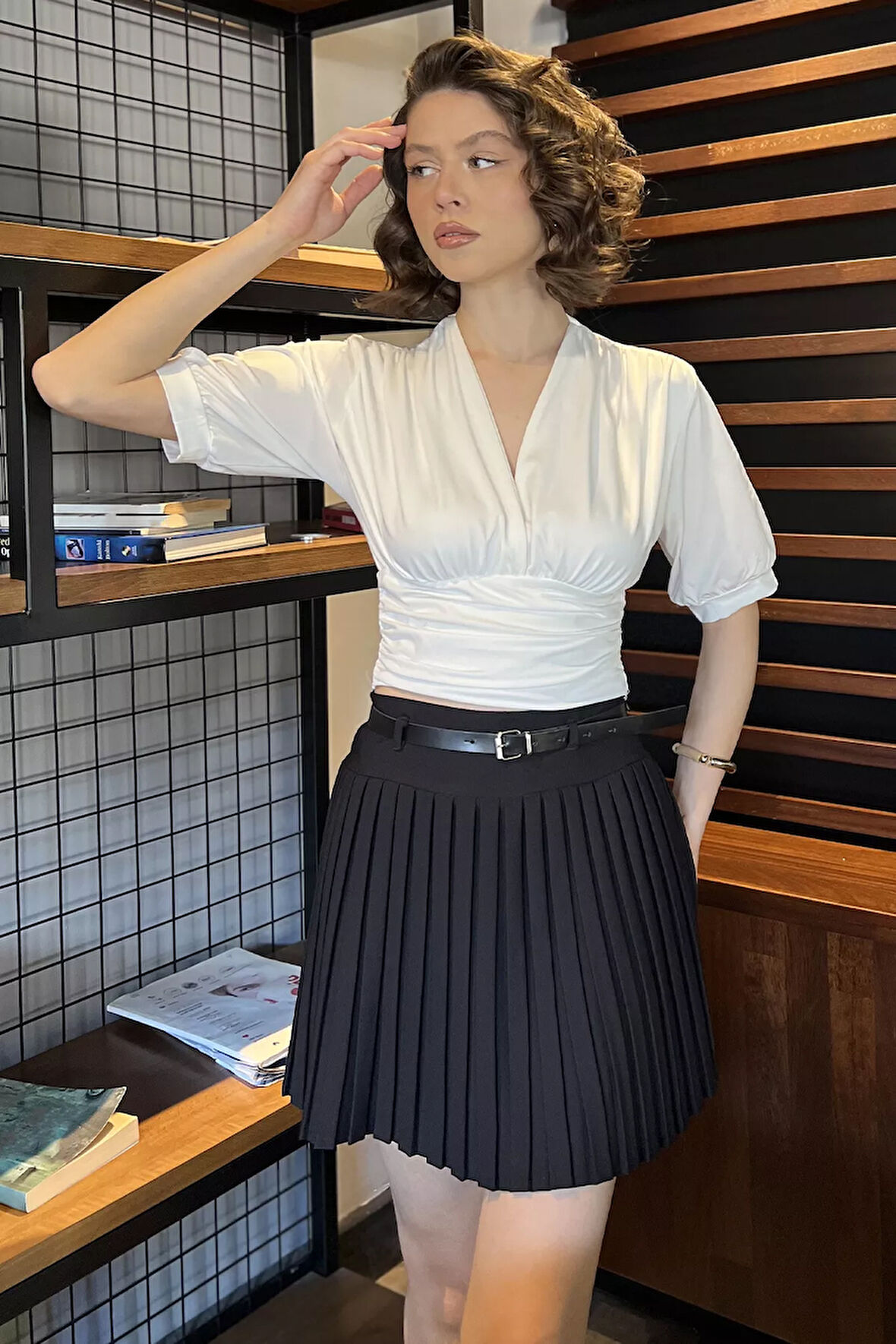 Kadın V Yaka Büzgü Detaylı Crop Top Bluz