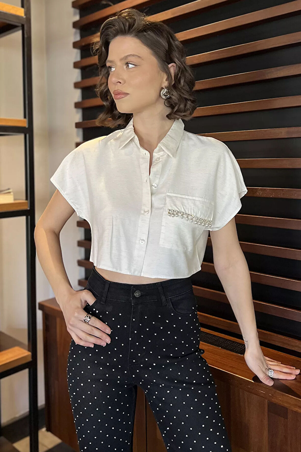 Kadın Japone Kol Tek Cepli Taş İşlemeli Keten Gömlek