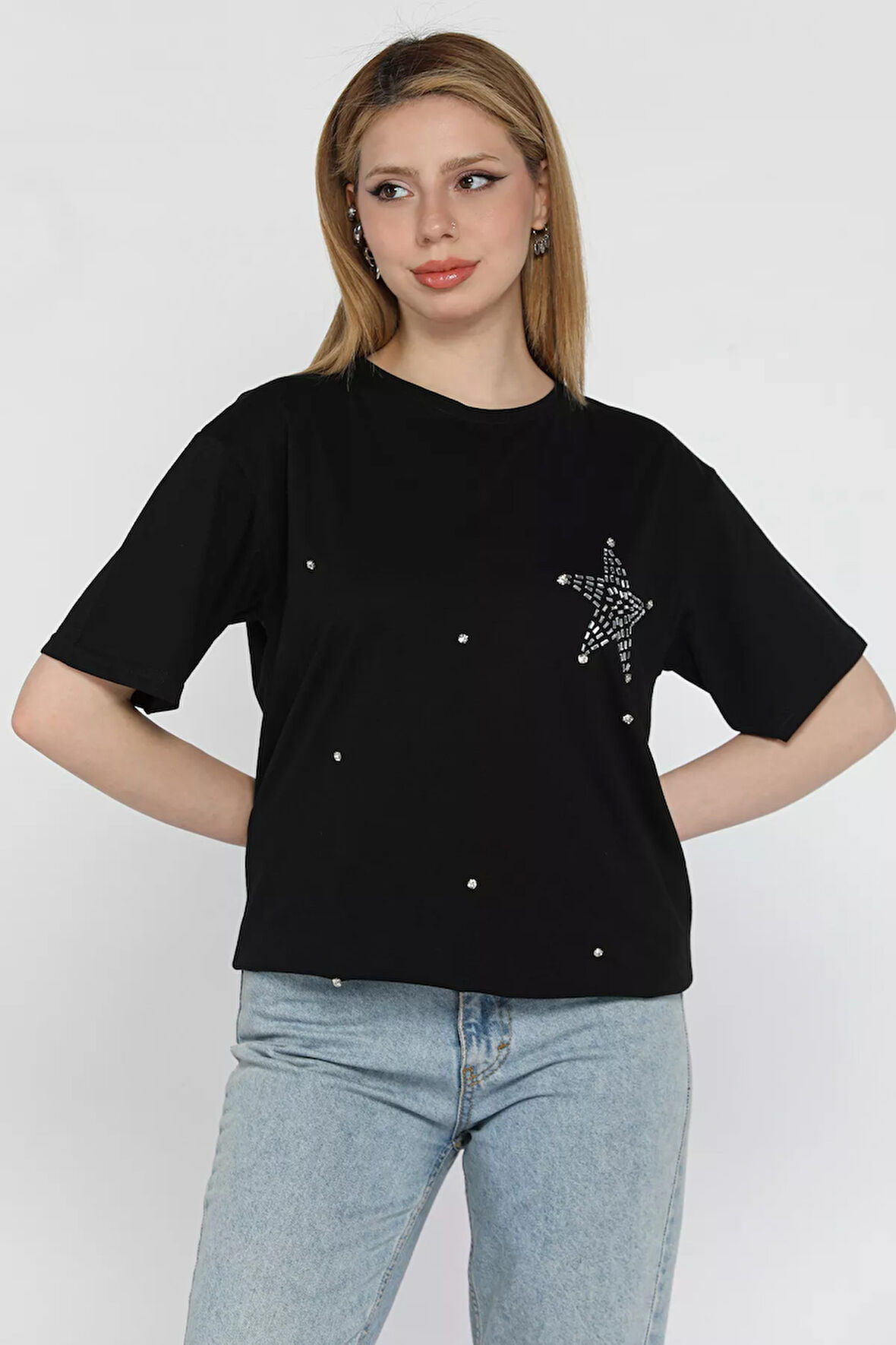 Yıldız Taşlı Bisiklet Yaka Kadın Tişört