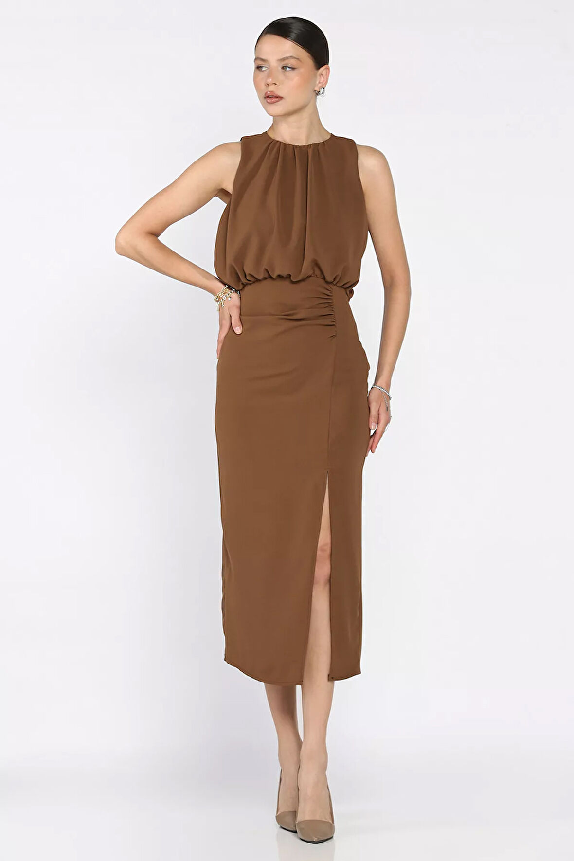 Drapeli Ön Yırtmaç Detaylı Sıfır Kol Kadın Elbise