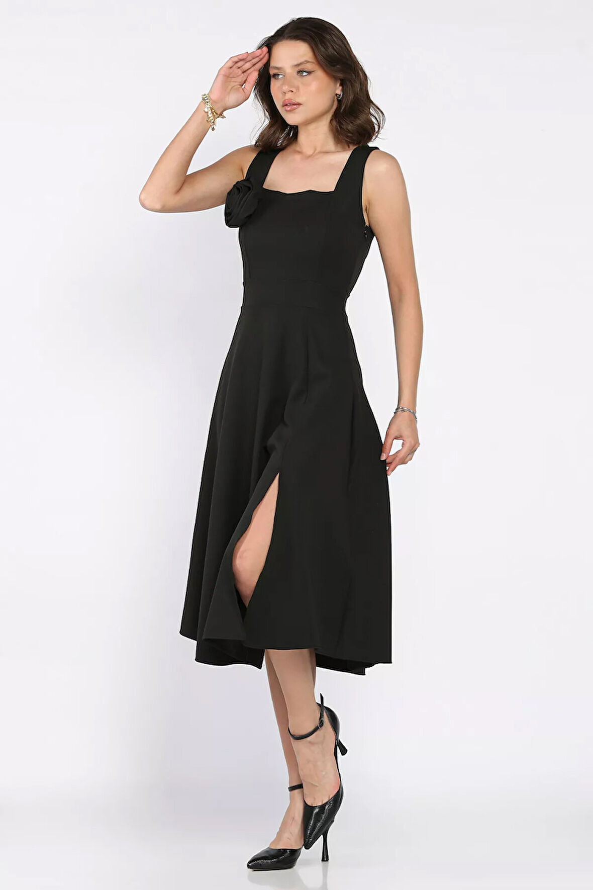 Kare Yaka Güllü Yan Yırtmaçlı Sıfır Kol Kiloş Elbise