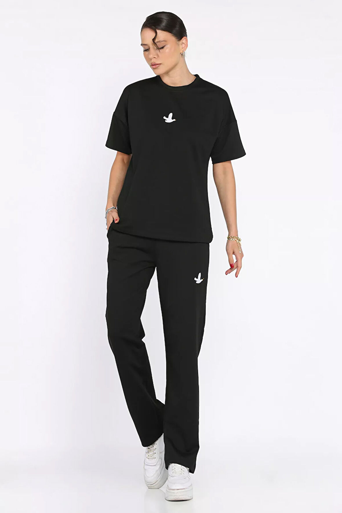 Kadın Nakış Detaylı Bisiklet Yaka Tişört Pantolon İkili Takım