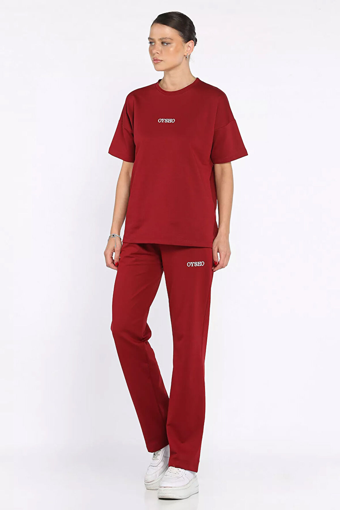 Kadın Bisiklet Yaka Nakış Detaylı Tişört Pantolon İkili Takım