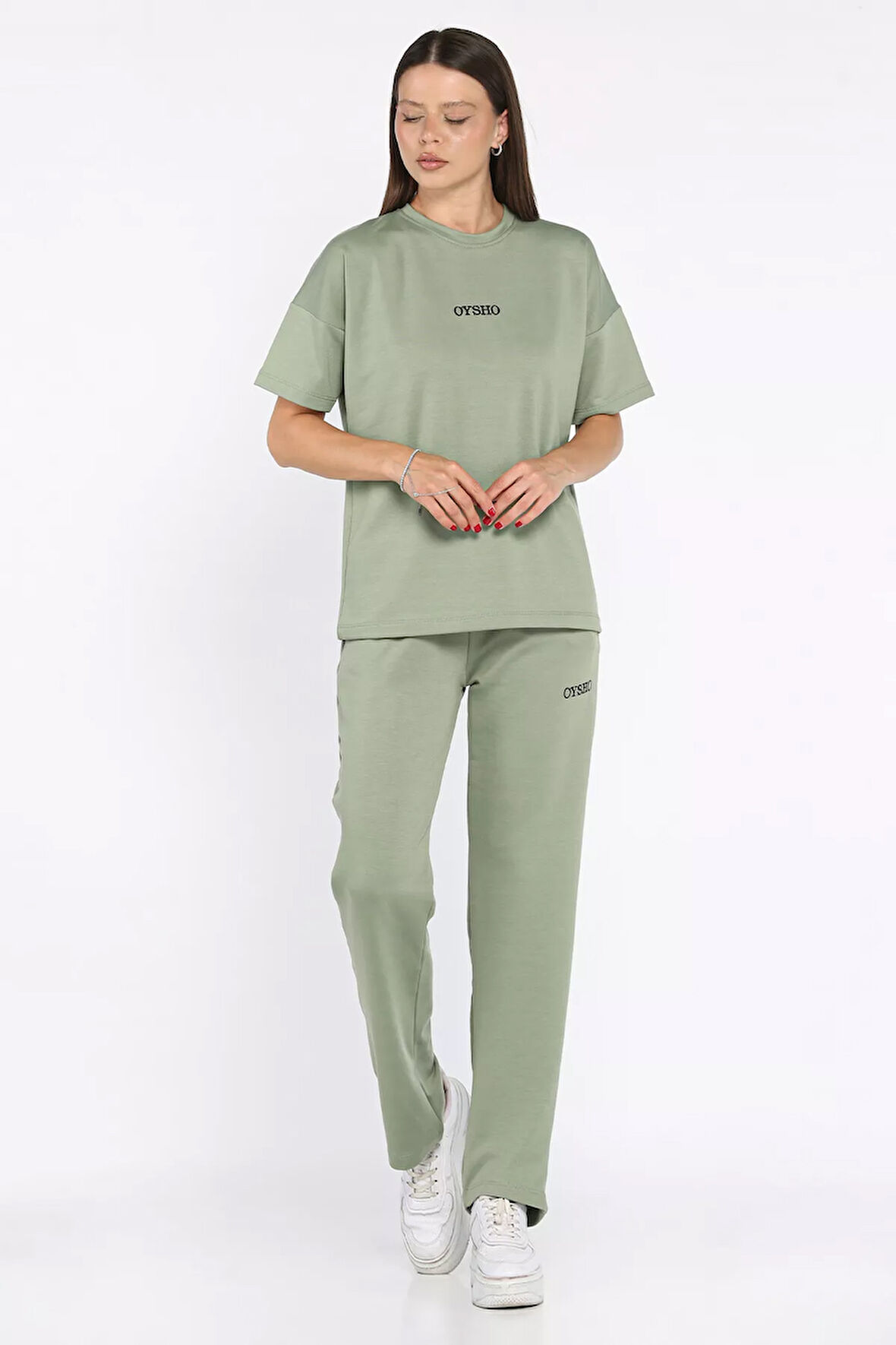 Kadın Bisiklet Yaka Nakış Detaylı Tişört Pantolon İkili Takım