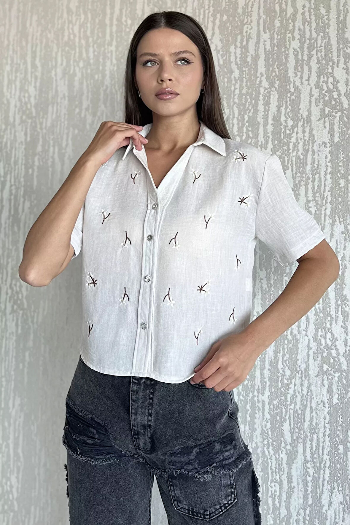 Kadın Nakışlı Keten Gömlek