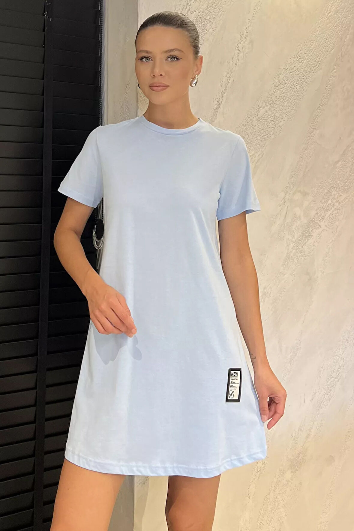 Kadın Bisiklet Yaka Arma Detaylı T-shirt Elbise