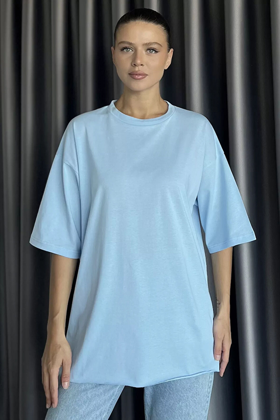 Kadın Bisiklet Yaka Yan Yırtmaç Detaylı Salaş T-shirt