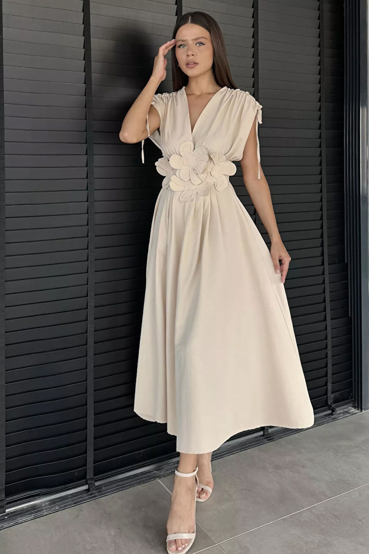 Papatya Aplikeli Kruvaze Elbise