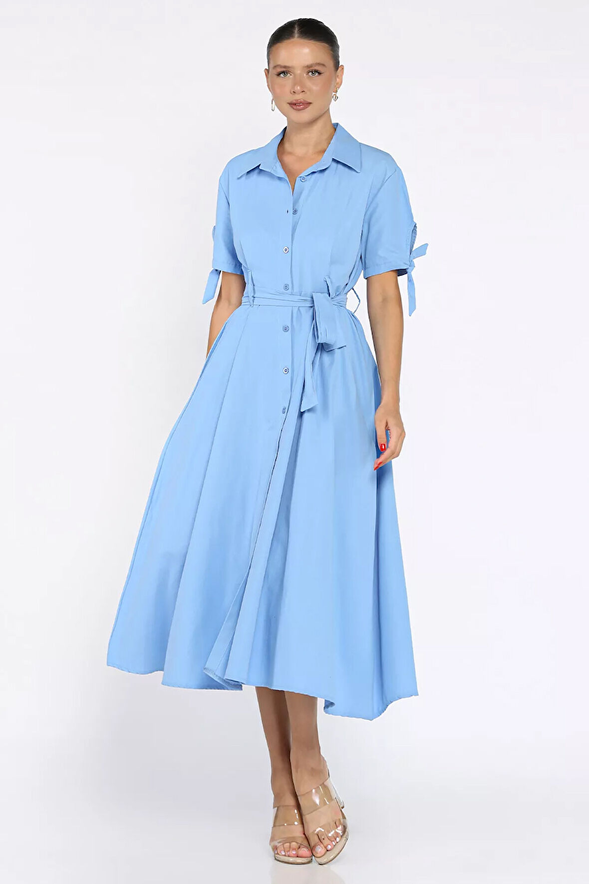 Düğmeli Ve Pileli Kısa Kol Uzun Elbise