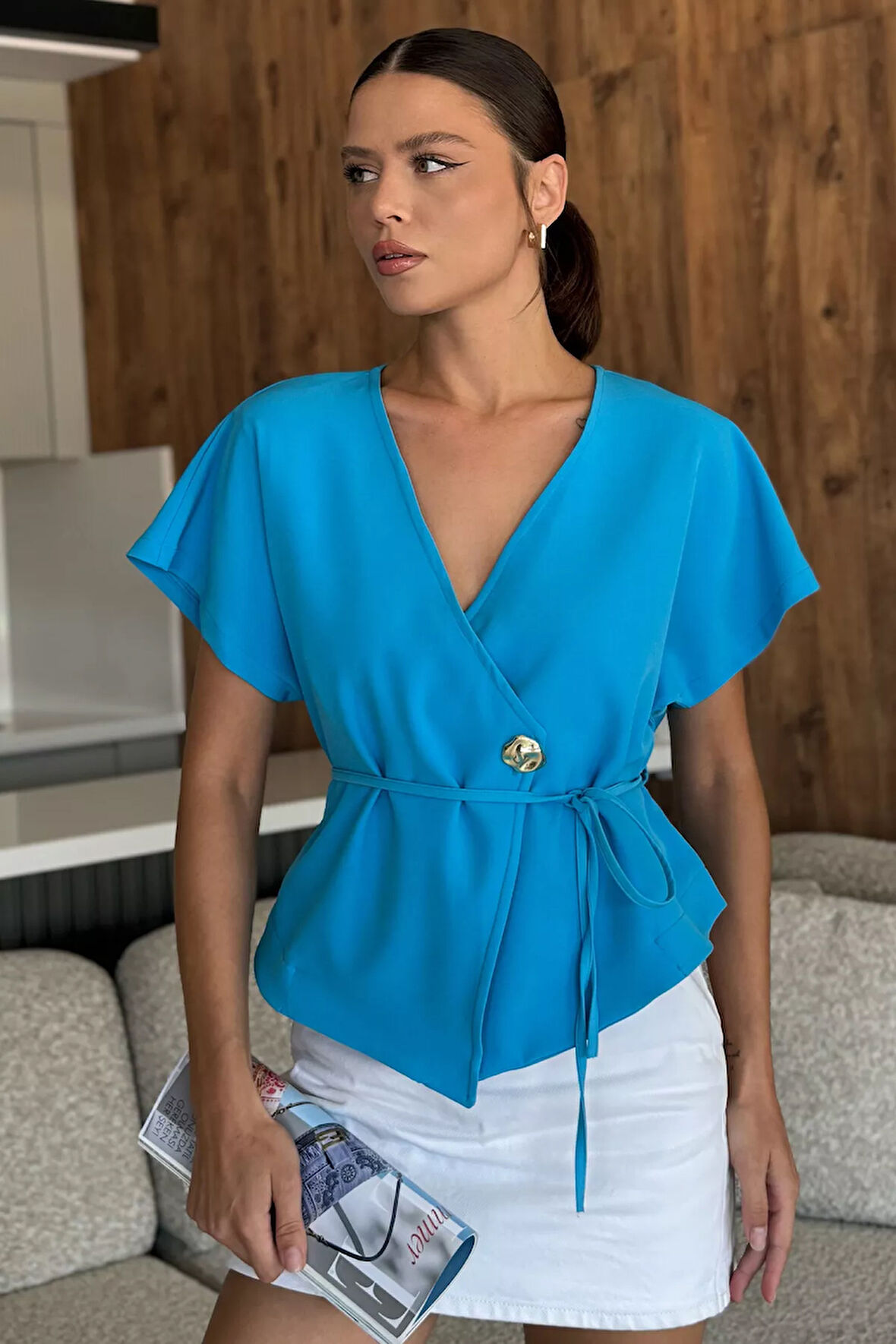 Kruvaze Yaka Bel Bağcıklı Kolsuz Kısa Ceket