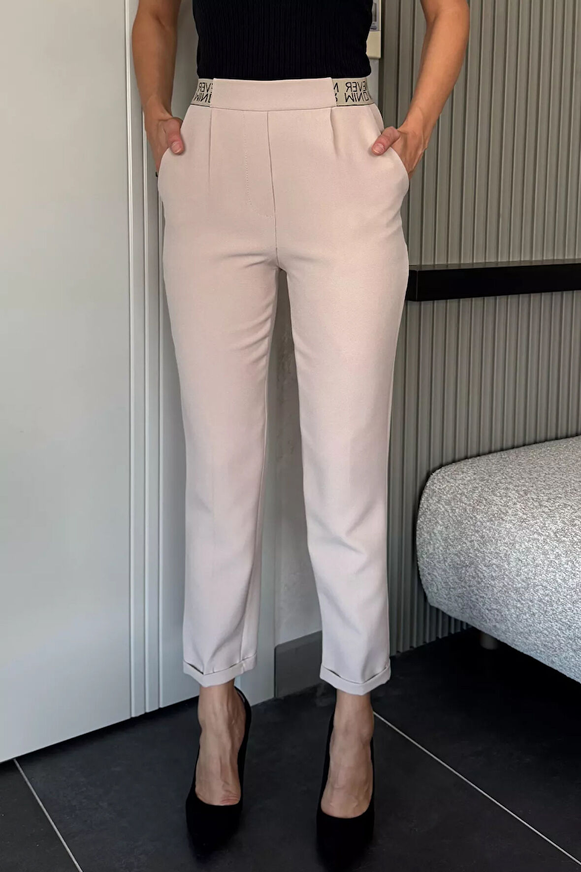 Bel Lastikli Yazı Detaylı Slim Fit Kumaş Pantolon