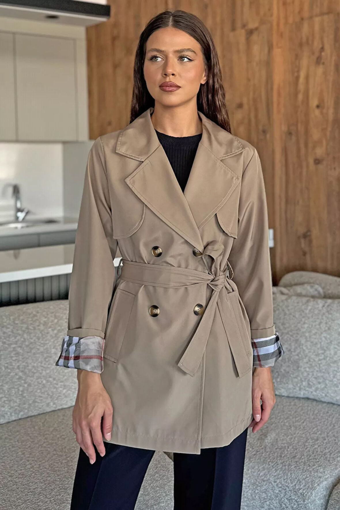 Kadın Ön Düğmeli Bel Kuşaklı Trençkot