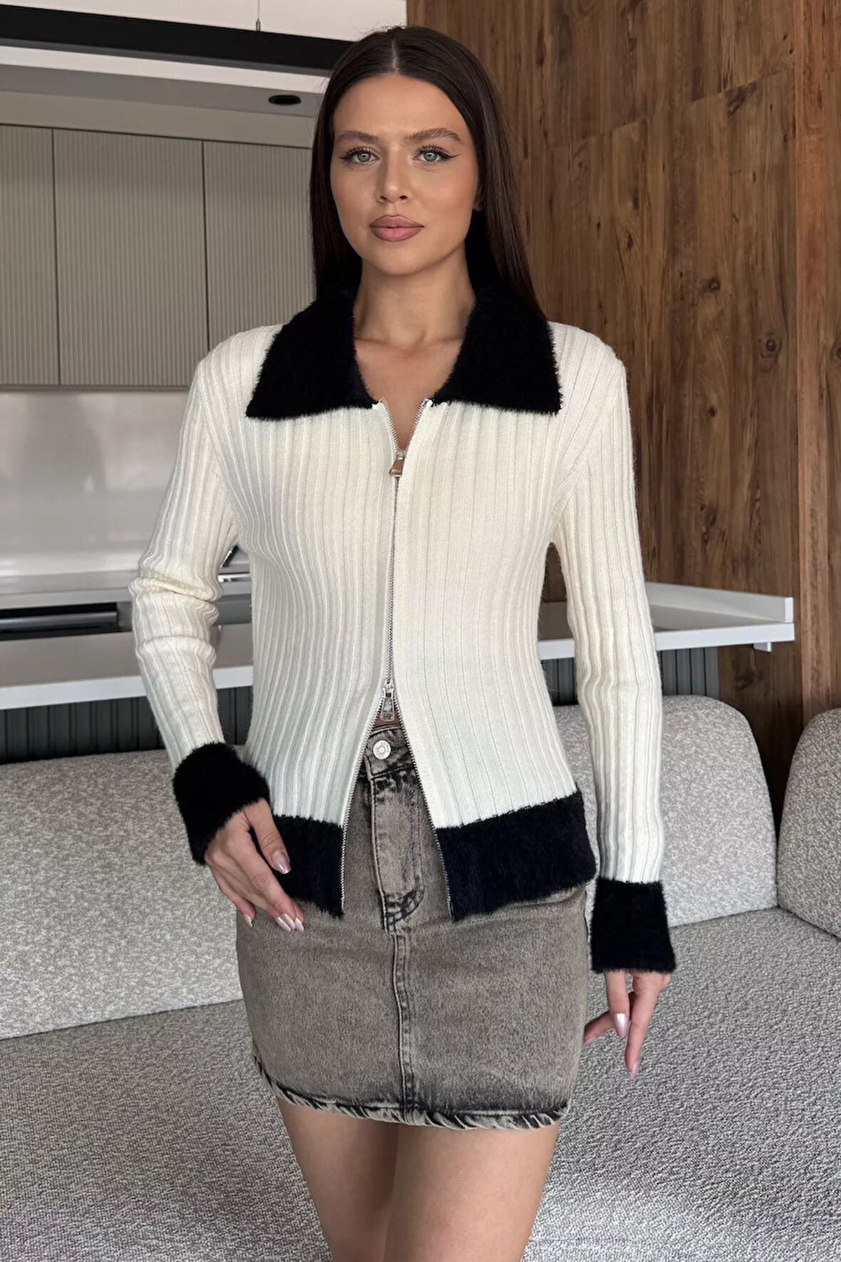 Gömlek Yaka Fermuarlı Triko Hırka