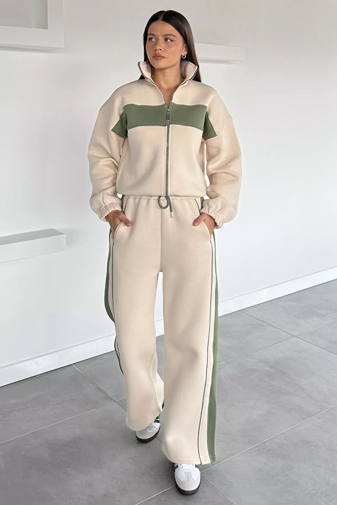 Üç İplik Şardonlu Renk Garnili Palazzo Eşofman Takımı