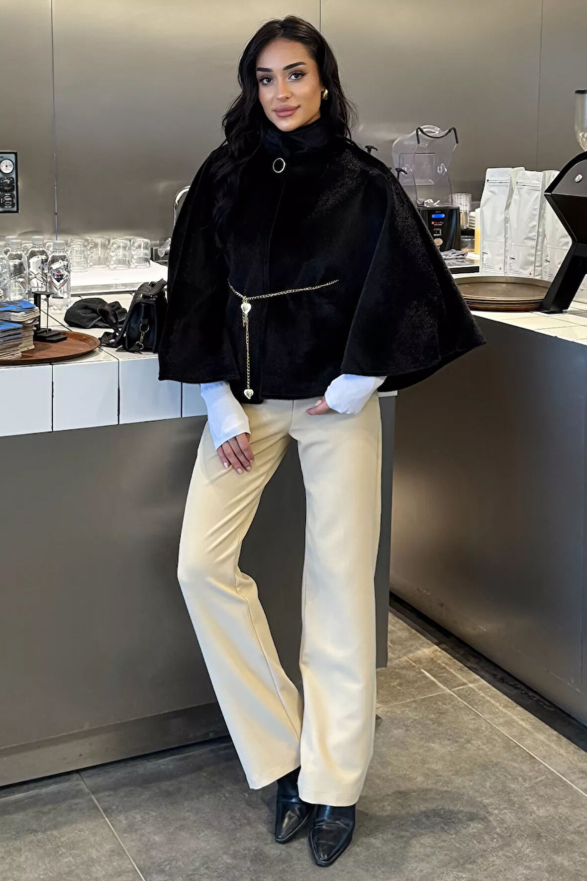 Kadın Su Fırçalı Kaşe Panço