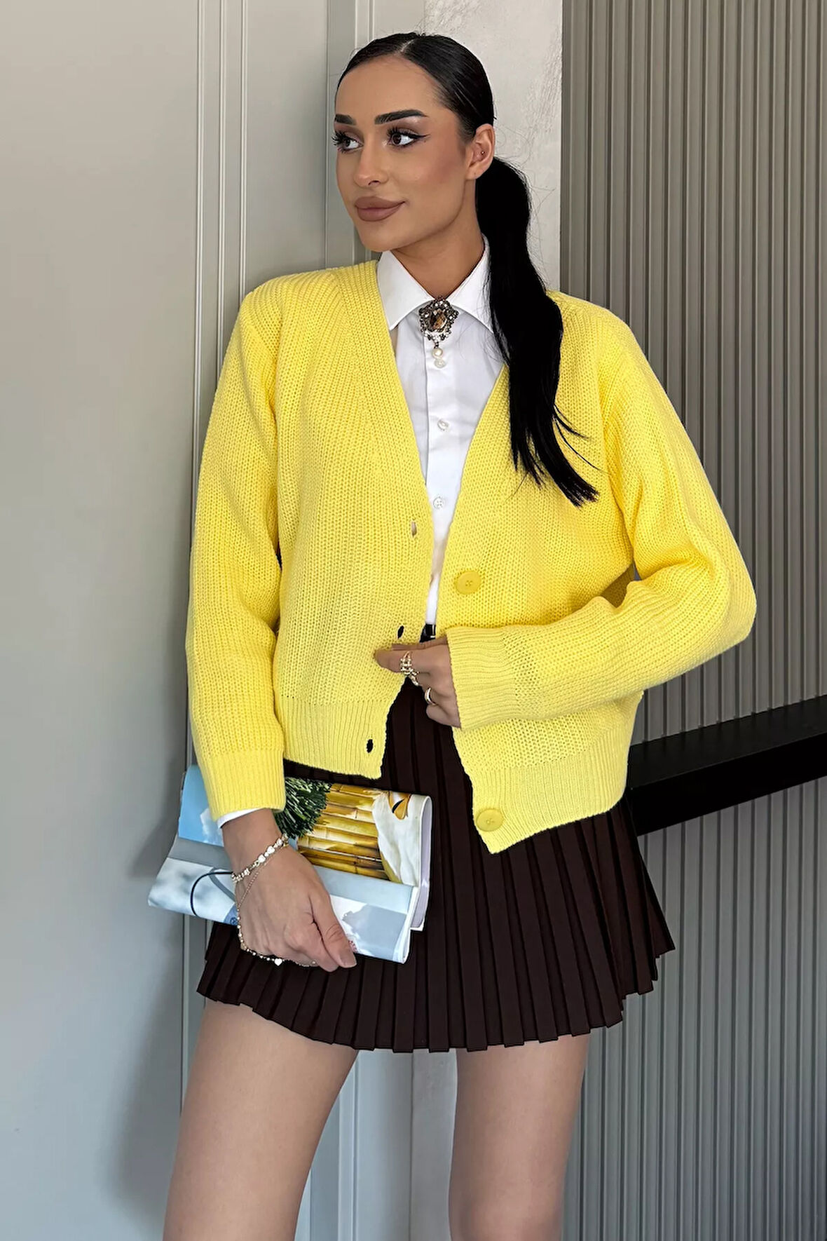 V Yaka Ön Düğmeli Kadın Örme Triko Hırka