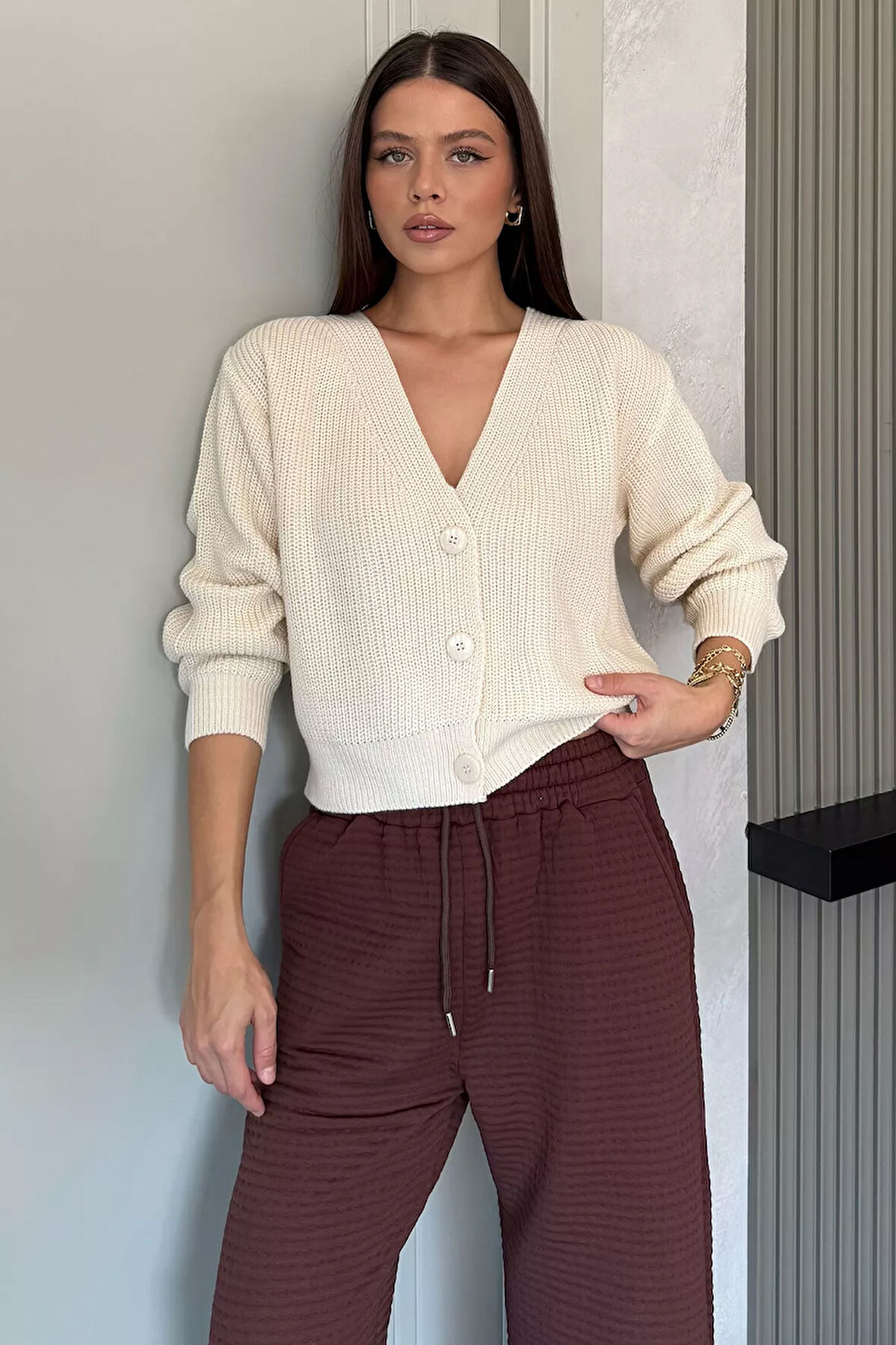 V Yaka Ön Düğmeli Kadın Örme Triko Hırka