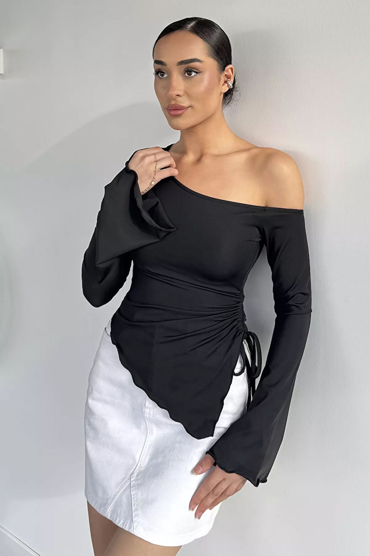 Bel Büzgülü Asimetrik Kesim Kadın Bluz