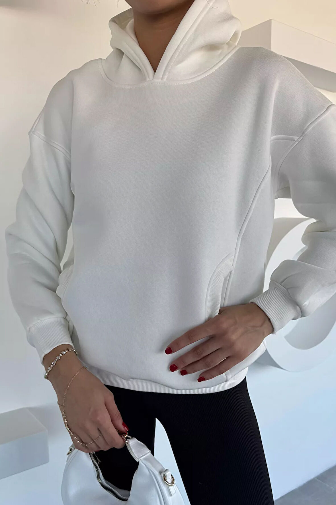 Kadın Kapüşonlu Kanguru Cepli Üç İplik Şardonlu Sweatshirt