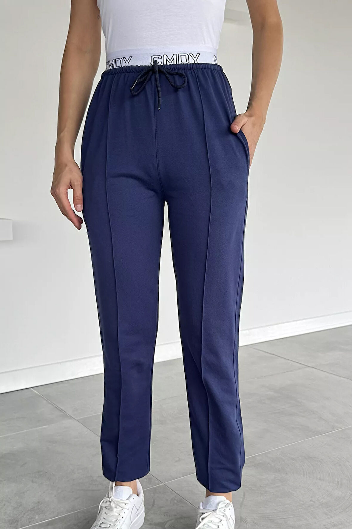 Kadın Bel Baskılı Paça Ve Bel Lastikli Çimalı Eşofman Altı