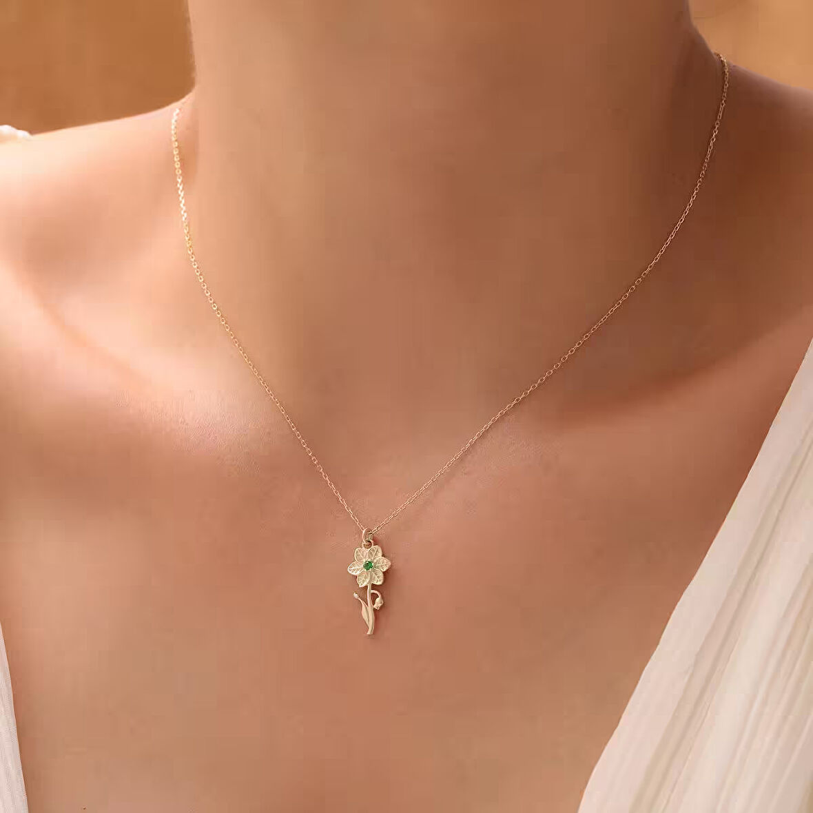 925 Ayar Gümüş Müge Çiçeği Kolyesi Mayıs  Ayı Doğum Taşı 