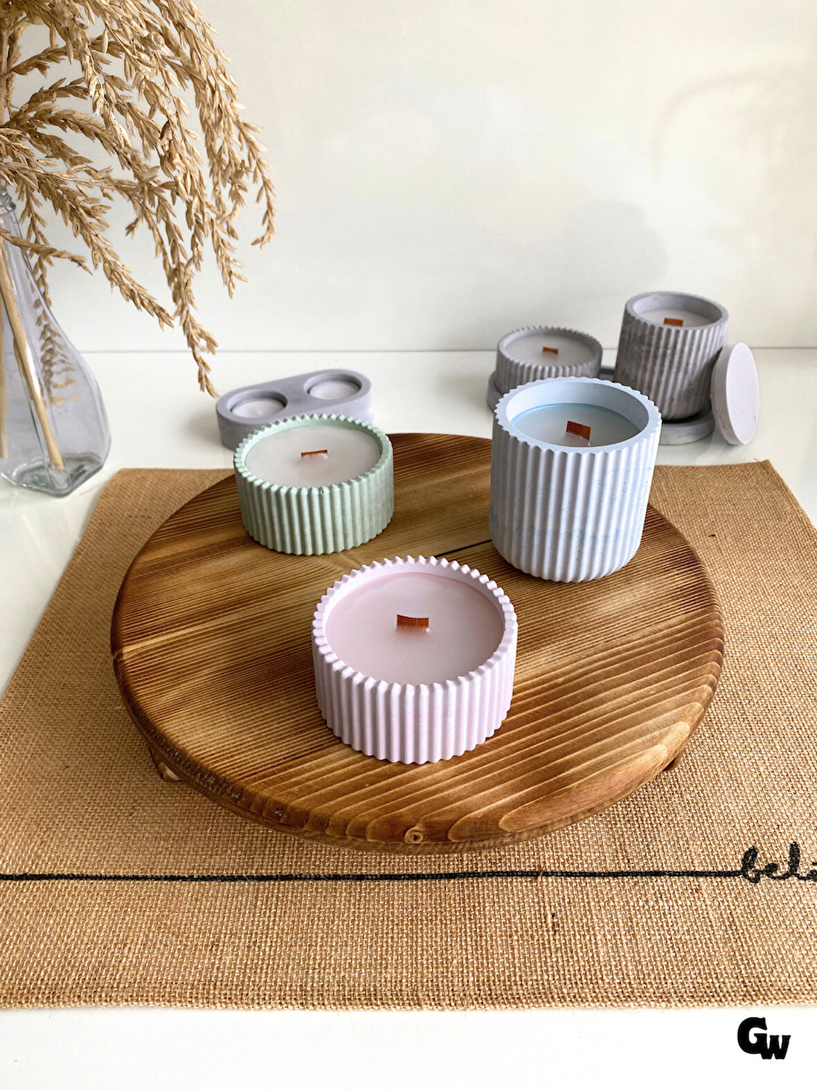 Yuvarlak Doğal Ahşap Sunum Tabağı Ayaklı Düz Ahşap Sunumluk(BEYAZ ÇAM)(ÇAP:28cm YÜK:6,5cm)