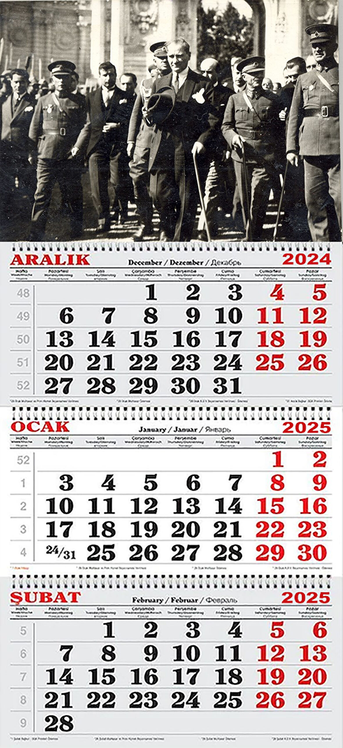 2025 Yılı Gemici Takvimi Atatürk Dolmabahçe Sarayı Önünde