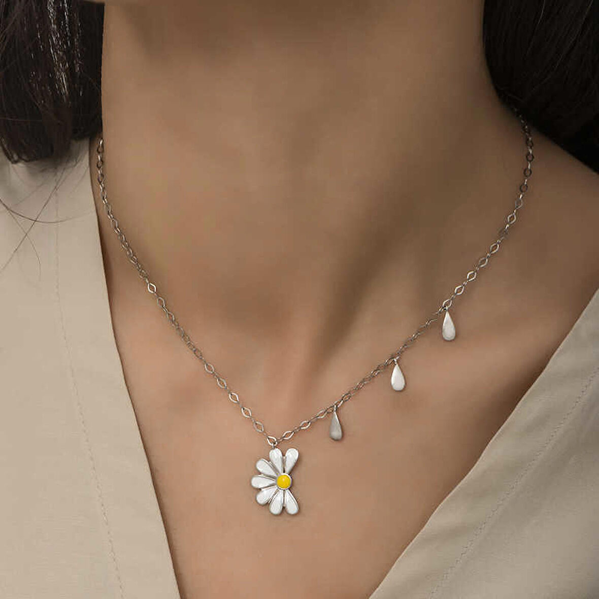 Gümüş Rodyum Papatya Seviyor Sevmiyor Kadın Kolye