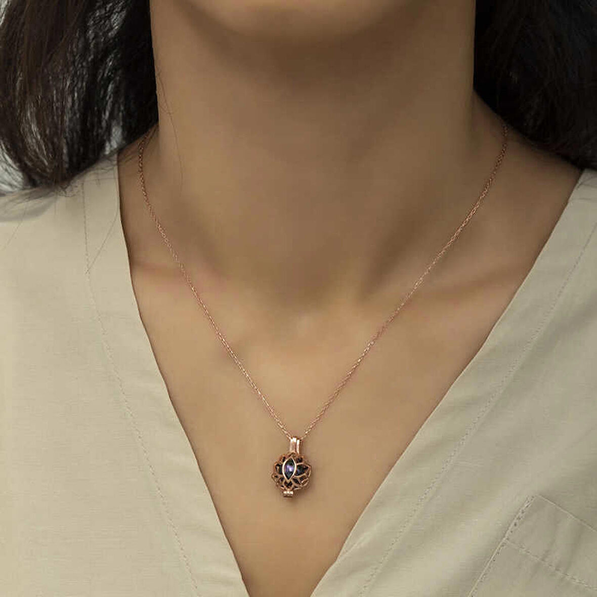 Gümüş Rose Kafesli Lotus Kadın Kolye