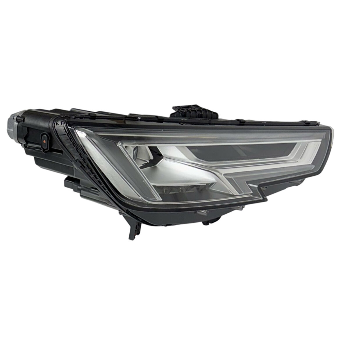 Audi A4 Far 2016-2019 Sağ  (Kare Mercek /Beyinler Üstünde) ,8W0941034