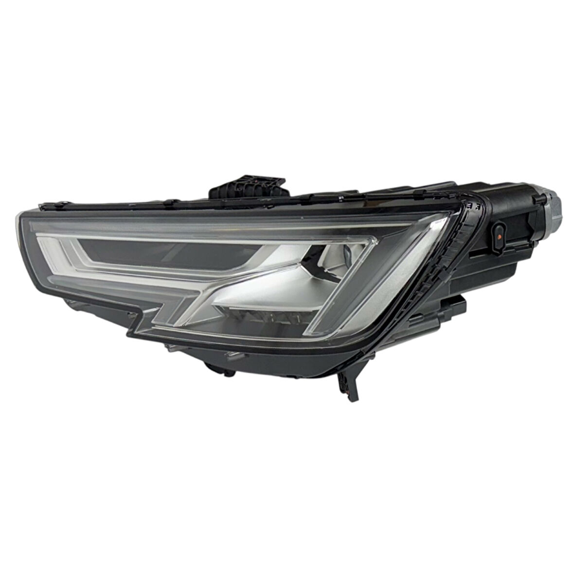 Audi A4 Far 2016-2019 Sol  (Kare Mercek /Beyinler Üstünde) ,8W0941033