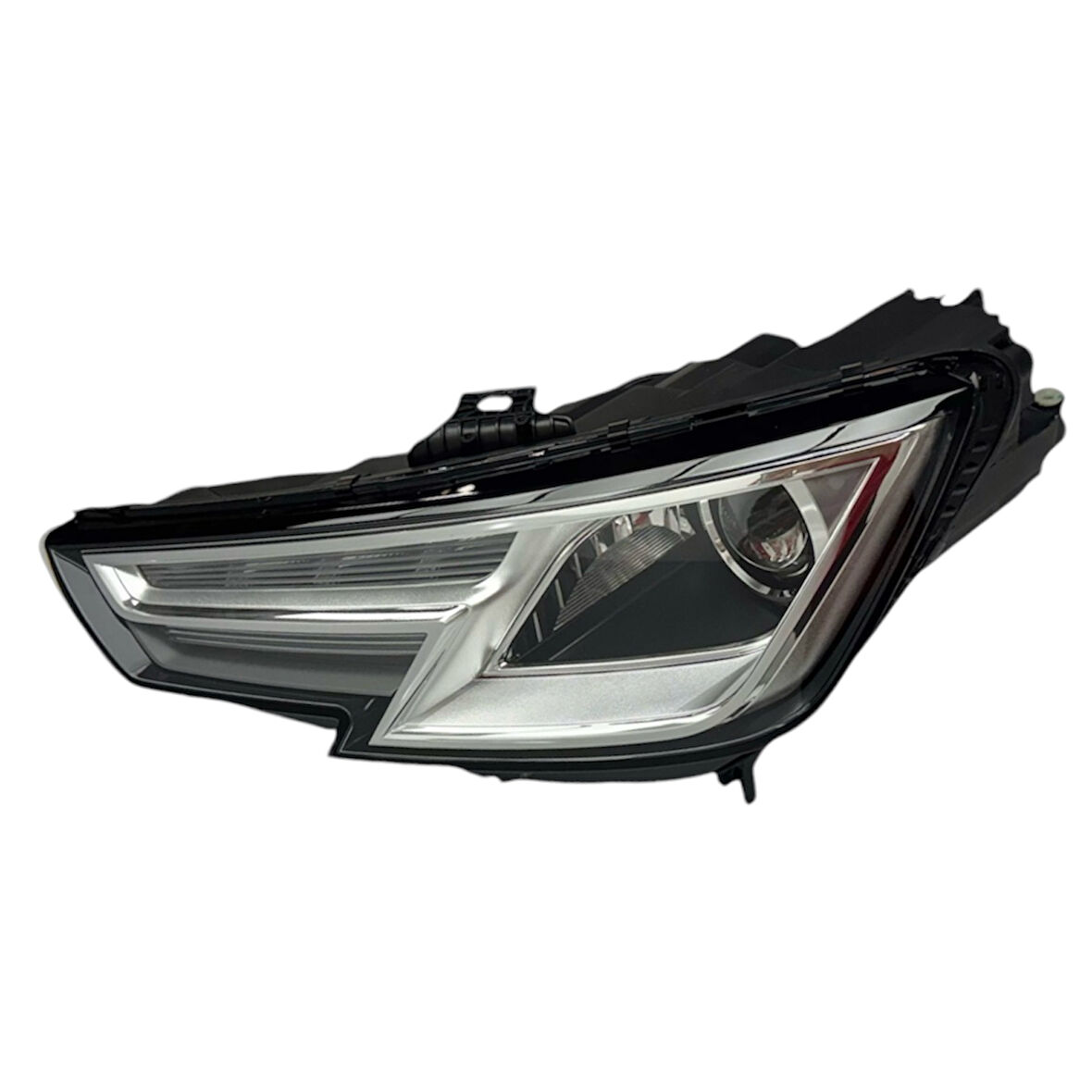 Audi A4 Far 2016-2019 Sol  (Yuvarlak Mercek /Beyinler Üstünde) ,8W0941043