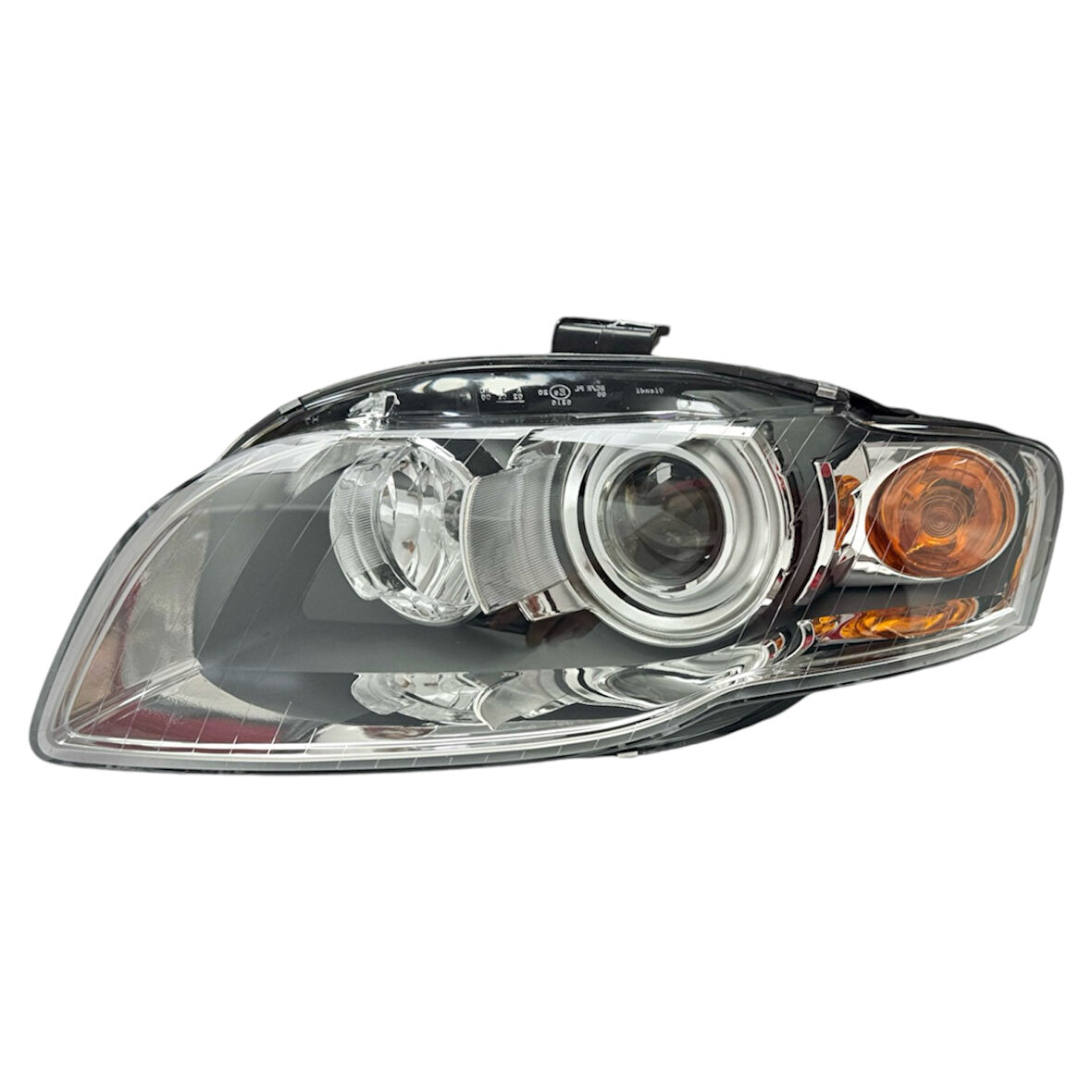 Audi A4 Far Sol 2005-2008  (Zenon) ,8E0941029AS